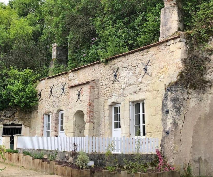 Vila Nuit Insolite Dans Une Troglodyte ! Nazelles-Negron Exteriér fotografie